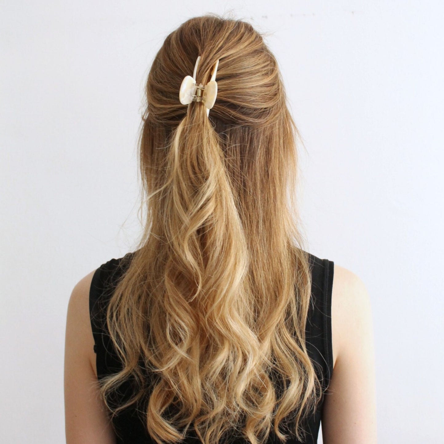 Harmonic hair claw clip marble beige
