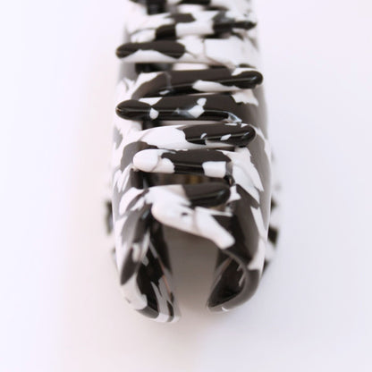Powerful hair claw clip black and white