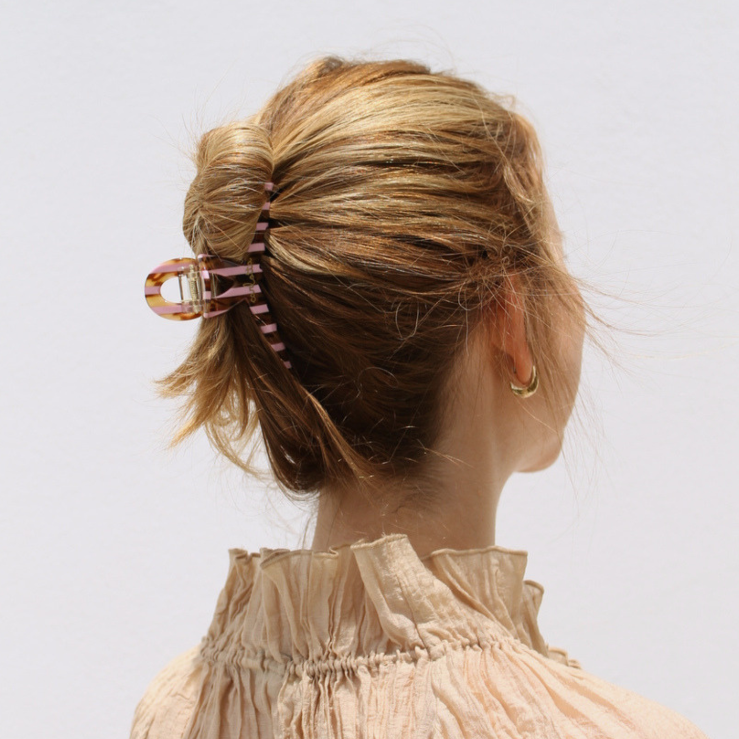 Inner strength medium hair claw clip tortoiseshell and pink stripes