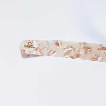 Resilient headband thin beige marble