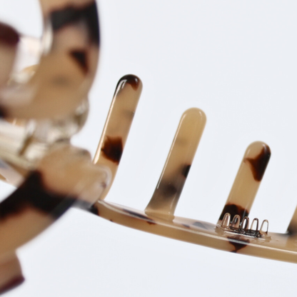 Inner strength medium hair claw tortoiseshell