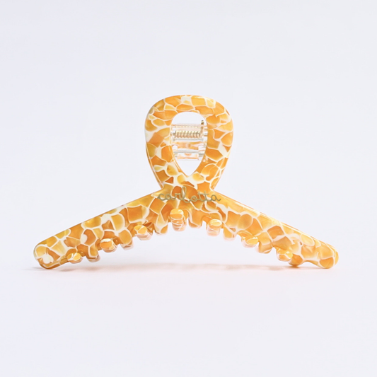 Inner strength medium hair claw honey