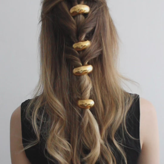 Endless_chic_tie_gold