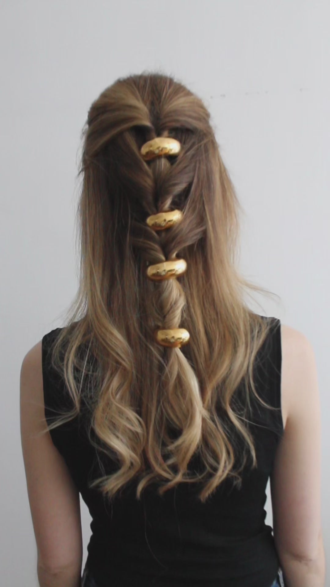 Endless_chic_tie_gold