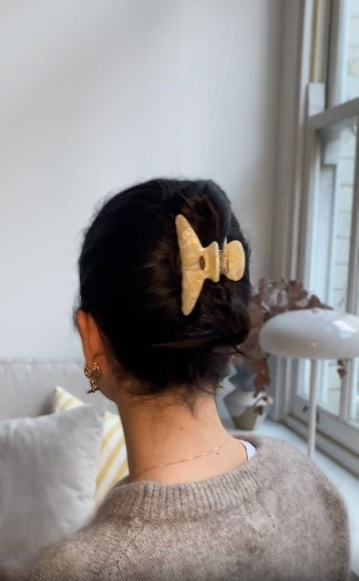 harmonic hair claw clip beige